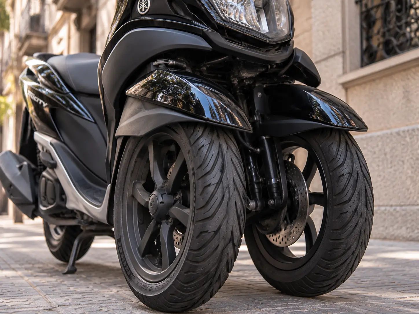 Yamaha Tricity 125 125cc scooter available for rent in Barcelona