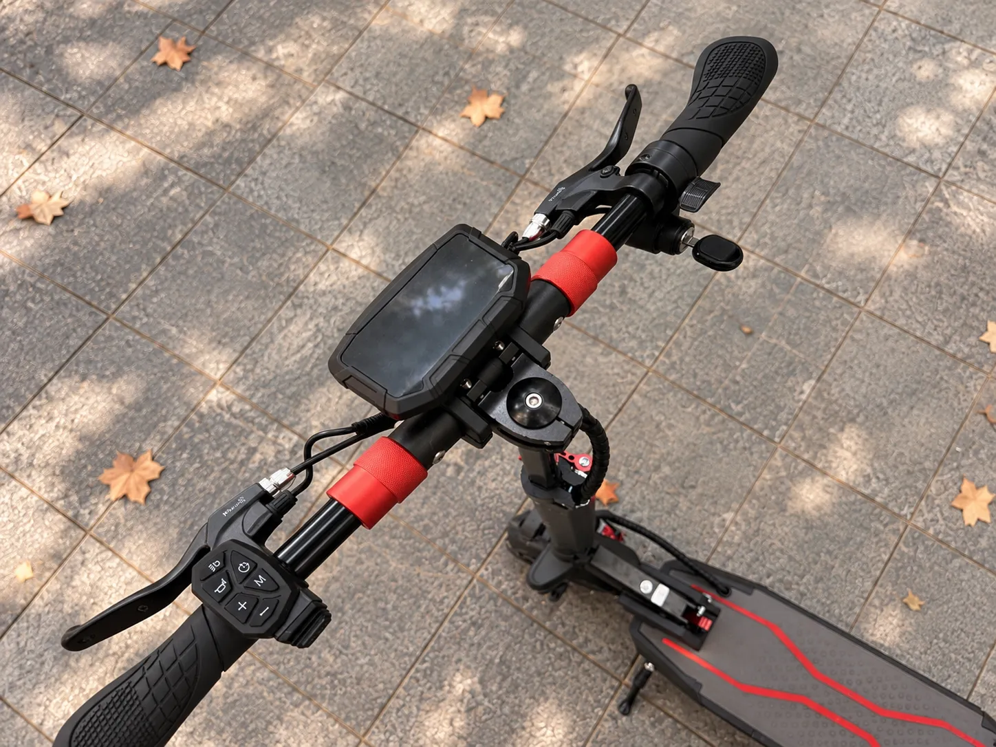 Zwolf electric scooter handlebar and controls